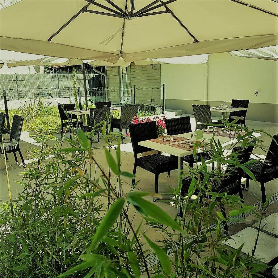 Le Merle Blanc Louchats Hotel Exterior foto